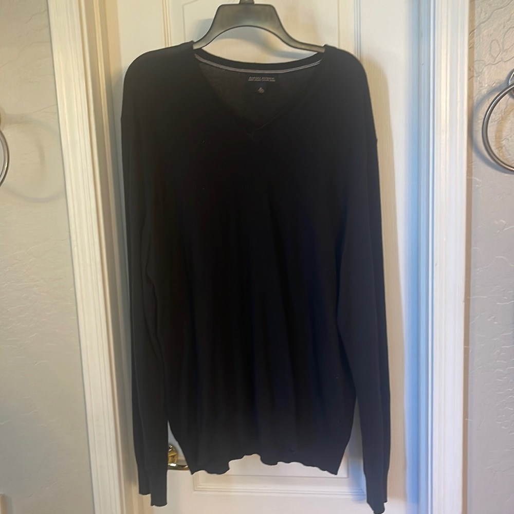 Men’s v-neck banana republic light weight luxury blend sweater- size XL